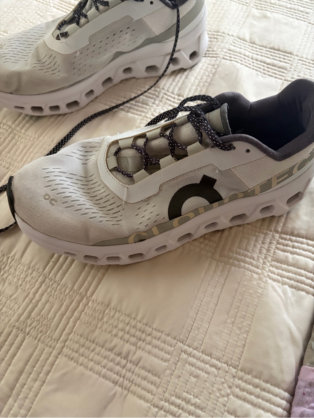 On Running Cloudnova Mens Running Shoes - White/Grey